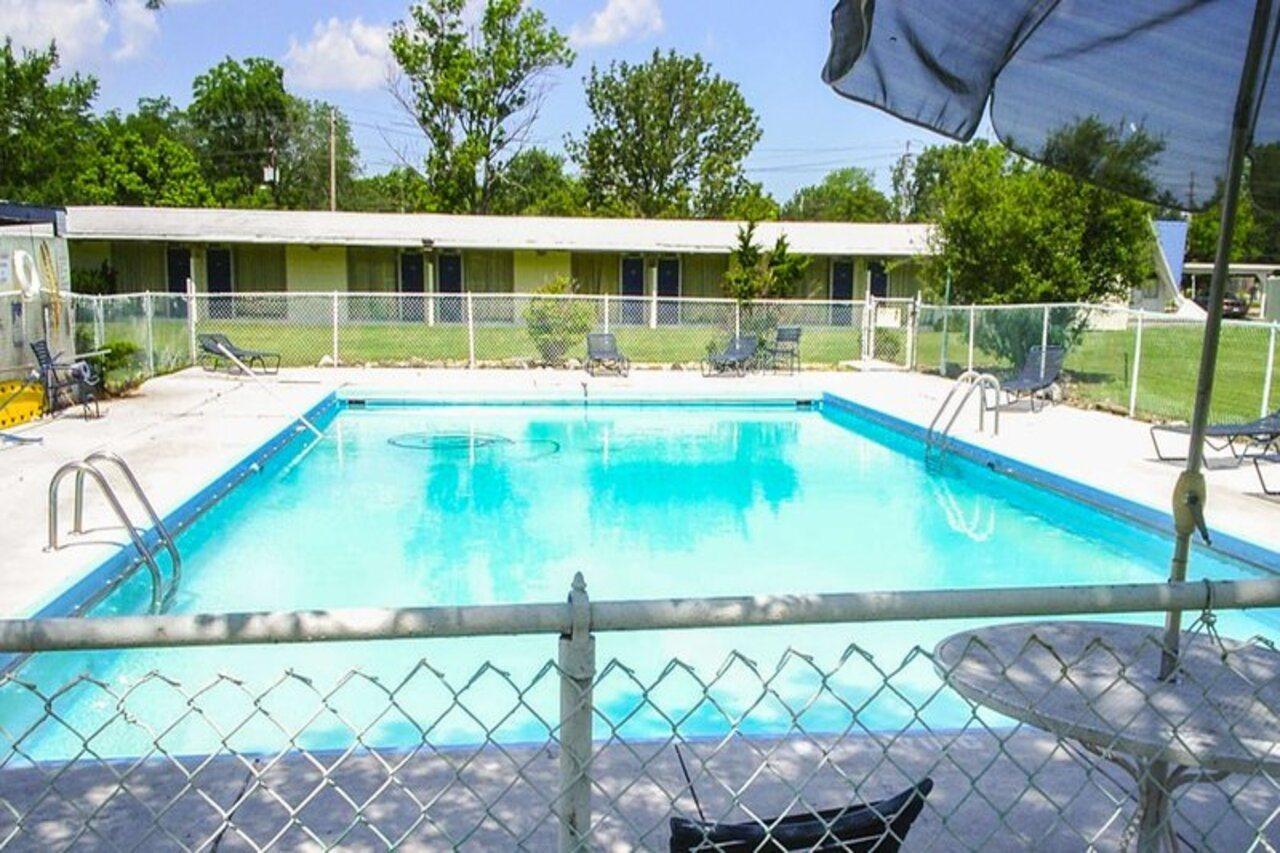 Kings Inn Cleveland Strongsville Eksteriør billede